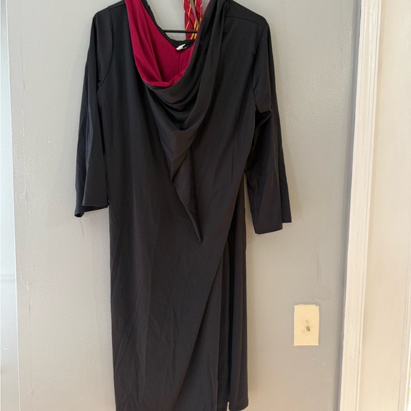 Warner Bros. Gryffindor Kids Costume - Black and Red - Picture 3 of 4